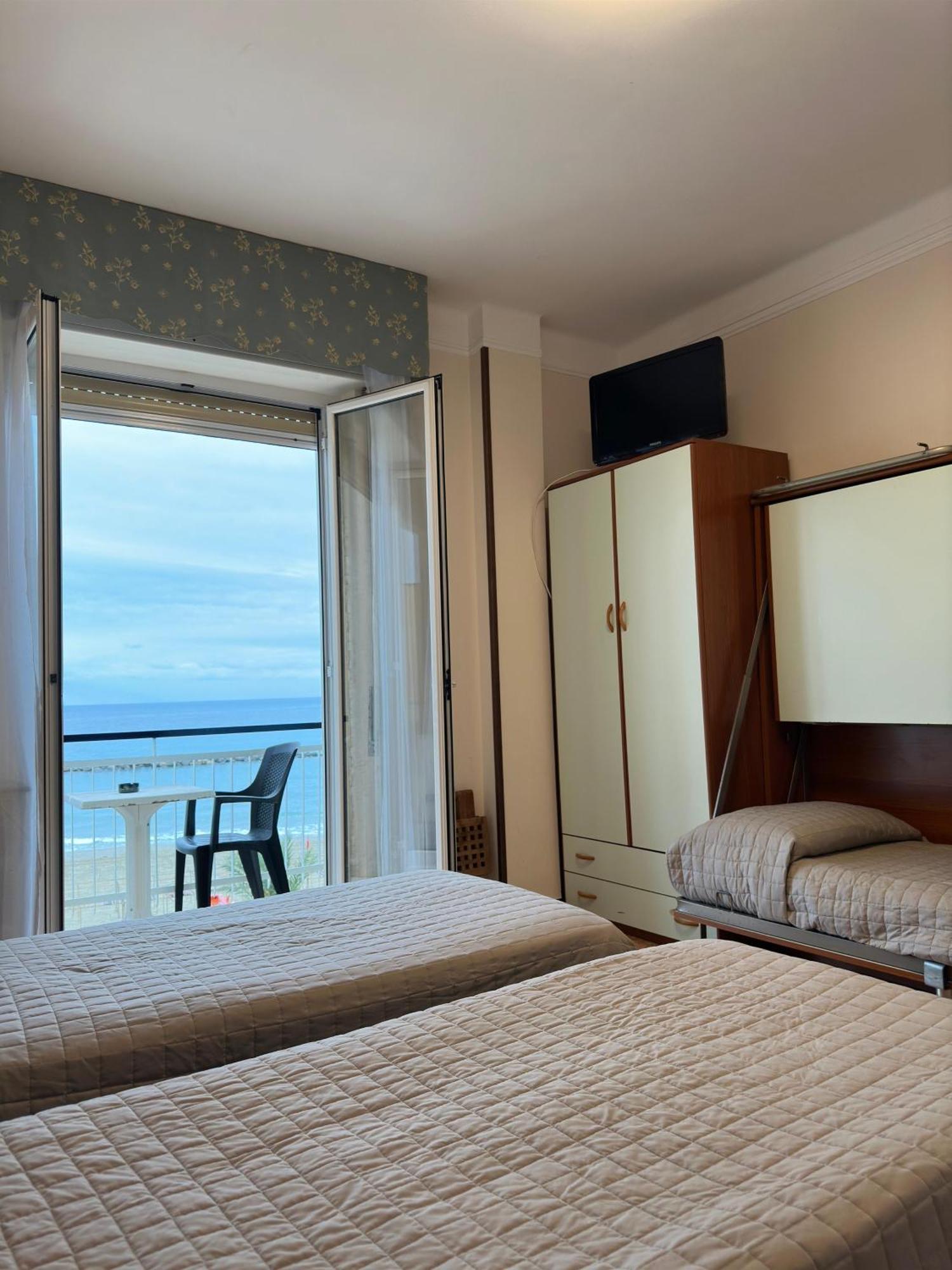 Hotel Svizzera Таджа Екстер'єр фото