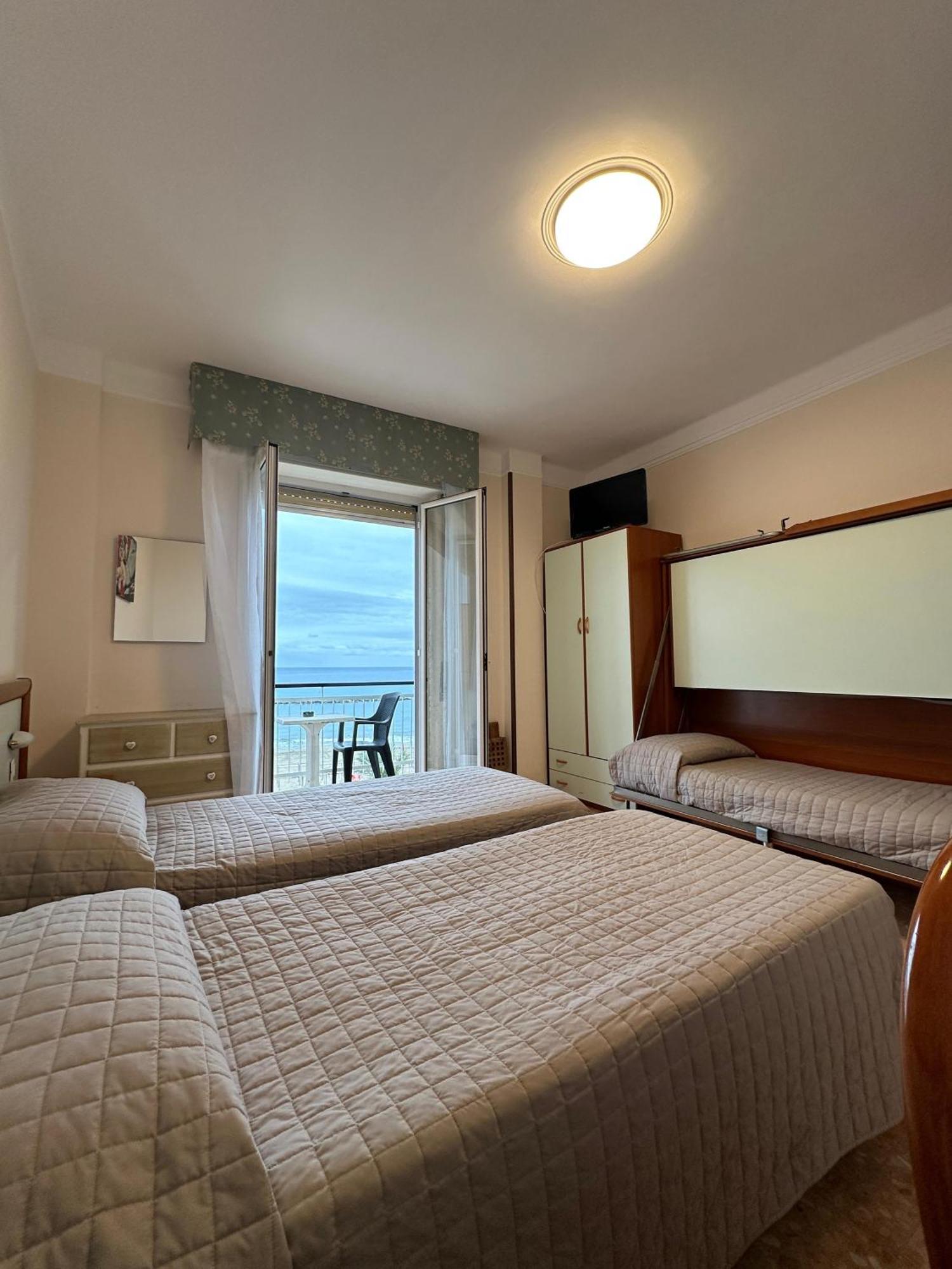 Hotel Svizzera Таджа Екстер'єр фото